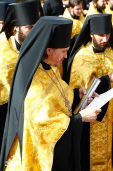 Митрополит Агафангел совершил закладку храма в честь блаженной старицы Матроны (фото)