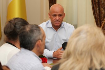 Геннадий Труханов поздравил с профессиональным праздником военных медиков (фото)