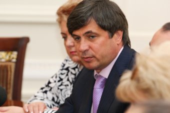 Геннадий Труханов поздравил с профессиональным праздником военных медиков (фото)