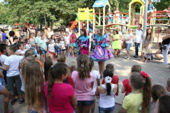Состоялось открытие детской площадки в парке Победы (фото)