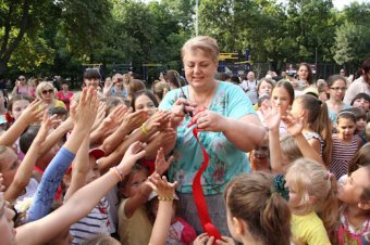 Состоялось открытие детской площадки в парке Победы (фото)