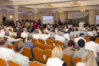 Владимир Гройсман:  От администраций все надо передать максимально вниз (фото)