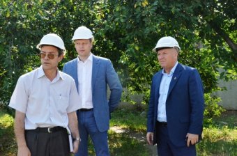 Анатолий Орловский  проверил работу подстанции в Малиновском районе (фото)