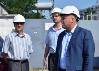 Анатолий Орловский  проверил работу подстанции в Малиновском районе (фото)