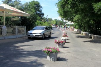 Приняты меры по снижению скопления транспорта на побережье Ланжерона