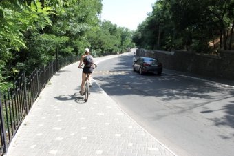 Приняты меры по снижению скопления транспорта на побережье Ланжерона