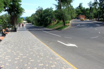 Приняты меры по снижению скопления транспорта на побережье Ланжерона
