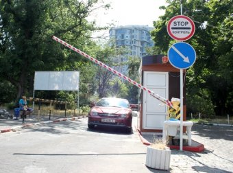 Приняты меры по снижению скопления транспорта на побережье Ланжерона