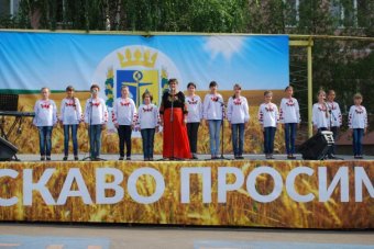 Торжественные мероприятия в Коминтерновском районе, посвященные празднованию Дня Конституции Украины (фото) 