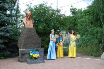 Торжественные мероприятия в Коминтерновском районе, посвященные празднованию Дня Конституции Украины (фото) 
