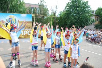 Торжественные мероприятия в Коминтерновском районе, посвященные празднованию Дня Конституции Украины (фото) 