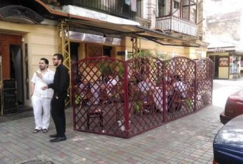 Одесские власти отчитываются о демонтаже незаконно установленных торговых ларьков (фото)