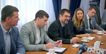 Королевский адвокат Дэнни Фридман посетил Киевский районный суд  Одессы (фото)