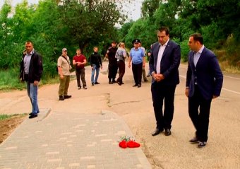 Саакашвили и Лорткипанидзе почтили память погибшего милиционера (фото)