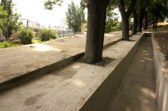 Власти Одессы отчитались об укреплении подпорной стены в Лунном парке (фото)