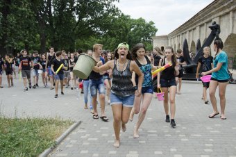 На Ланжероне прошла традиционная водная битва (фото)