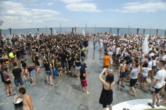 На Ланжероне прошла традиционная водная битва (фото)