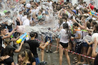 На Ланжероне прошла традиционная водная битва (фото)