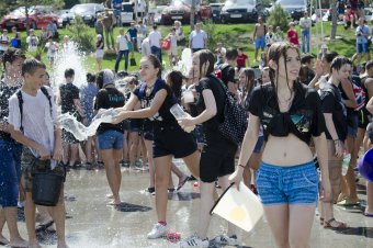 На Ланжероне прошла традиционная водная битва (фото)
