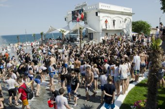 На Ланжероне прошла традиционная водная битва (фото)
