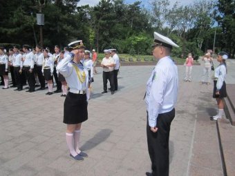 На Аллее Славы состоялась торжественная церемония передачи Почетной Вахты Памяти (фото)