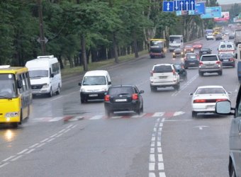 Последствия затяжного дождя ликвидируют коммунальные службы Одессы (фото)