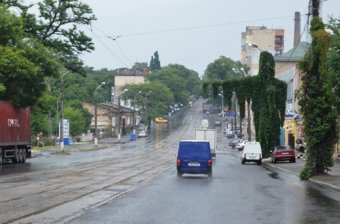 Последствия затяжного дождя ликвидируют коммунальные службы Одессы (фото)