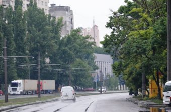 Последствия затяжного дождя ликвидируют коммунальные службы Одессы (фото)