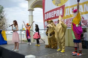В Суворовском районе прошел большой семейный праздник "Лето по-одесски"