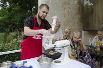 В Суворовском районе прошел большой семейный праздник "Лето по-одесски"