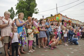 В Суворовском районе прошел большой семейный праздник "Лето по-одесски"