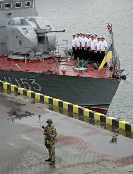 В Одессе торжественно отмечают день ВМС Украины (фото)