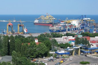 В Ильичевском морском порту ошвартовался очередной гигант
