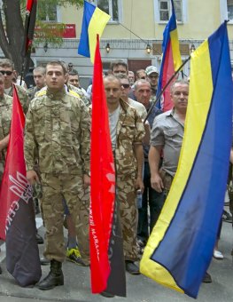 "Правый сектор" сходил в гости к начальнику региональной милиции (фото)