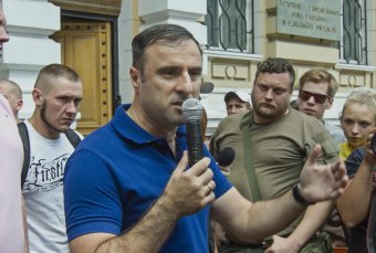"Правый сектор" сходил в гости к начальнику региональной милиции (фото)