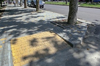 В Одессе отремонтирован тротуар на Адмиральском проспекте (фото)