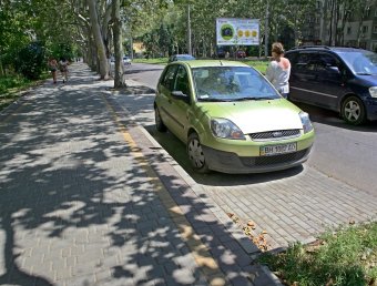 В Одессе отремонтирован тротуар на Адмиральском проспекте (фото)