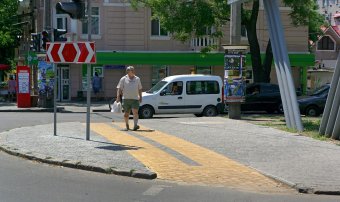 В Одессе отремонтирован тротуар на Адмиральском проспекте (фото)
