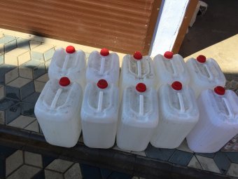 Более 60 тысяч пачек сигарет изъяли правоохранители в ходе обыска (фото)