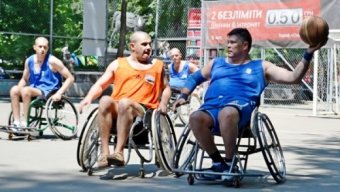 Необычный баскетбольный матч состоялся в Одессе (фото)