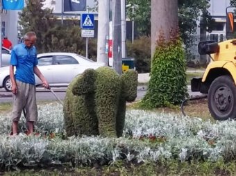 В ближайшее время улицы Одессы украсят новые композиции «Лотос» и «Рука с цветком» (фото)