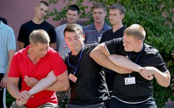 Американские полицейские показали  нашим  милиционерам, как надо правильно работать (фото)