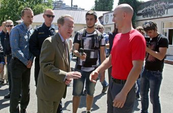 Американские полицейские показали  нашим  милиционерам, как надо правильно работать (фото)