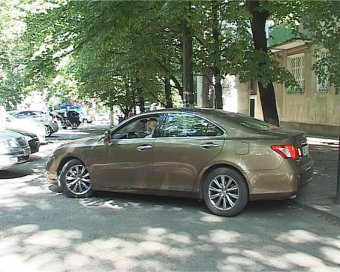 Правоохранители вернули 62-летней одесситке угнанный у нее автомобиль «Lexus ES 350» (фото)