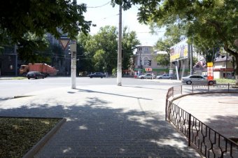 В Одессе отремонтированы тротуары по ул. Судостроительной