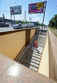В Одессе продолжаются работы по ремонту пешеходных переходов (фото)