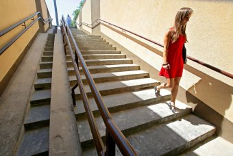 В Одессе продолжаются работы по ремонту пешеходных переходов (фото)