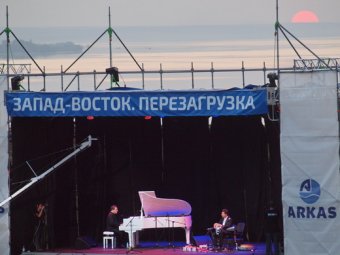 Известный одесский пианист Алексей Ботвинов дал концерт в Аккерманской крепости (фото)