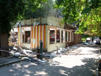 К сносу незаконно установленных торговых ларьков присоединился суд (фото)