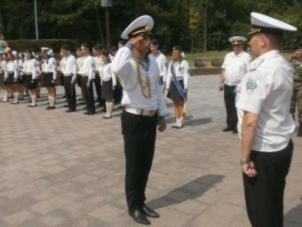 Почетную Вахту Памяти на Аллее Славы приняли школьники Суворовского района Одессы (фото)